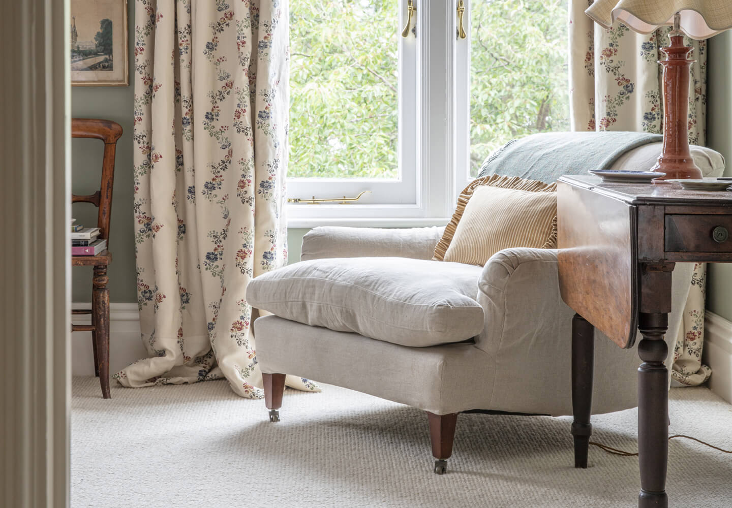 Alternative Flooring at Home with Louise Roe and her chunky Wool Pebble undyed living room carpet